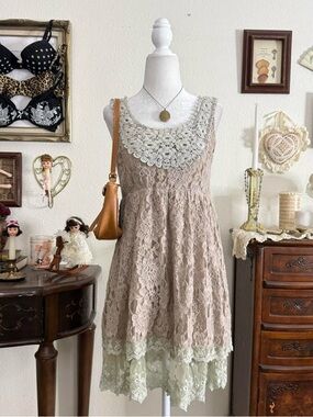 dainty boho fairy grunge beige crochet lace babydoll ruffled mini dress | sz S